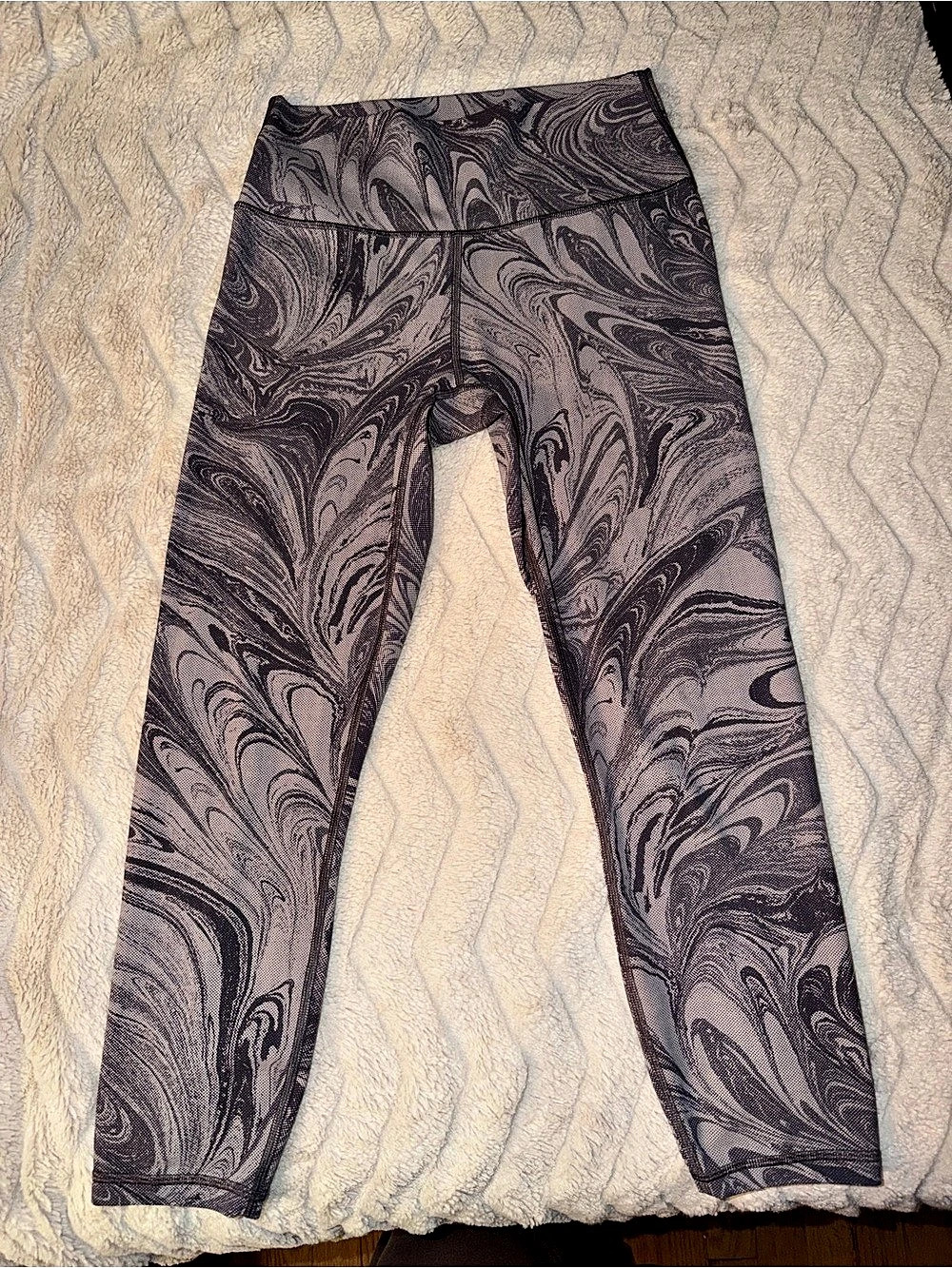 Athleta Transcend 7/8 Tight Abstract Print Leggings Size Medium Like New